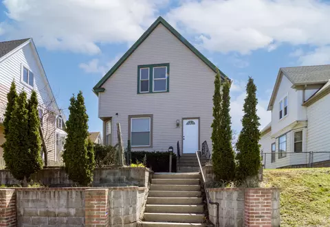 2815 W Pierce, Milwaukee, WI 53215