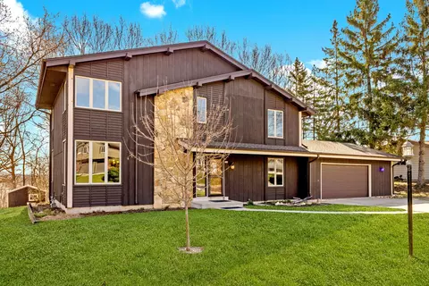 726 Mansfield, Hartland, WI 53029