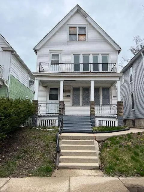 2958 N Fratney, Milwaukee, WI 53212