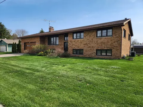315 S Devendorf, Elkhorn, WI 53121