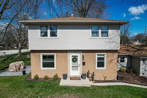 1090 W La Salle, Glendale, WI 53209