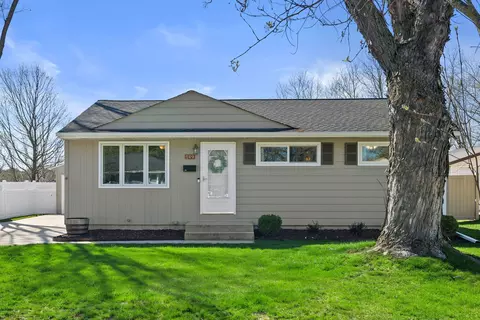 149 Highland, Hartland, WI 53029