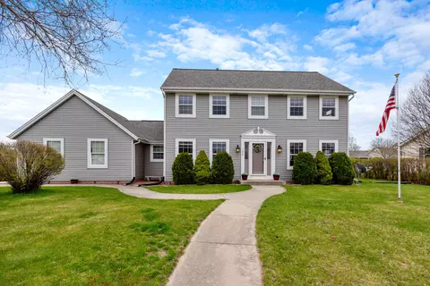 130 N White Oak, Saukville, WI 53080