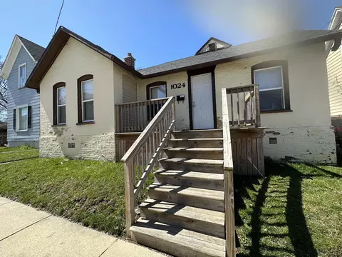 1024 Davis, Racine, WI 53403