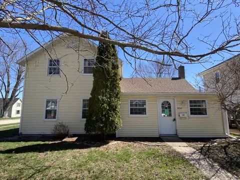 802 Algoma, New London, WI 54961