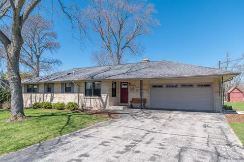 n68w13528 Ranch, Menomonee Falls, WI 53051