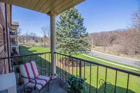 530 N Silverbrook #227, West Bend, WI 53090