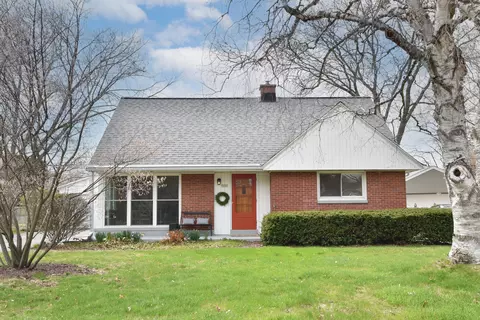 7157 N Navajo, Glendale, WI 53217