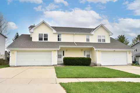 821 Lookout #823, Hartford, WI 53027
