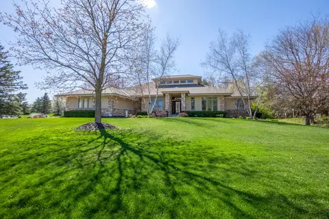 605 N Ponderosa, Hartland, WI 53029