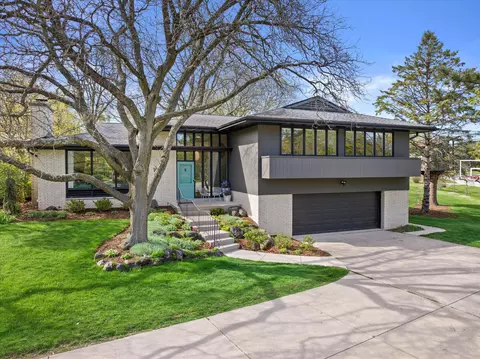 100 W Bergen, Fox Point, WI 53217
