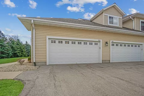w397n5953 Autumn Woods, Oconomowoc, WI 53066