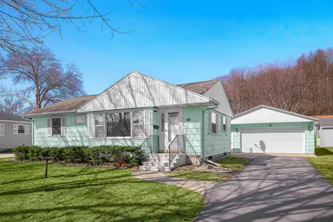 506 Hill, La Crescent, MN 55947