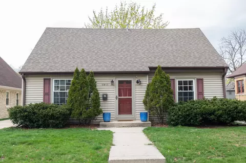 1911 N 84th, Wauwatosa, WI 53226