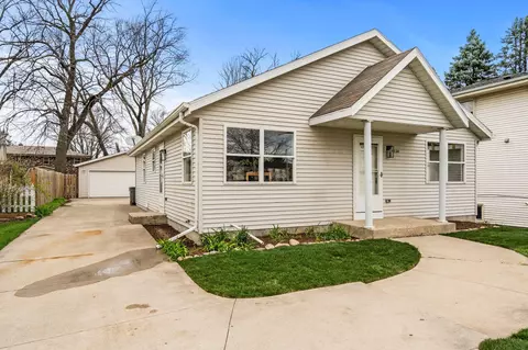 4534 S Whitnall, Saint Francis, WI 53235