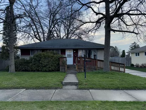 2526 Rosalind, Racine, WI 53403