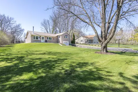w176n8609 Sunset Rdg, Menomonee Falls, WI 53051