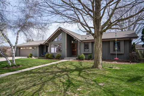 1822 Pine, Grafton, WI 53024