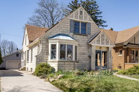 2453 N 66th, Wauwatosa, WI 53213