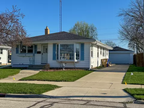 2003 21st, Kenosha, WI 53140