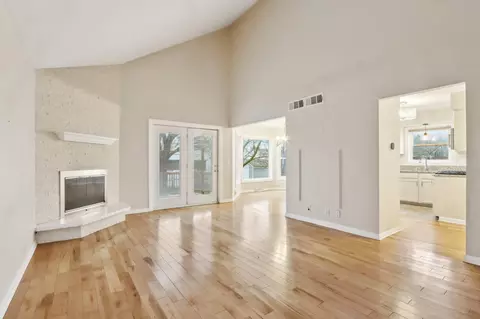 8515 S Woodvale, Oak Creek, WI 53154