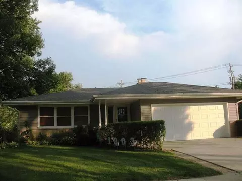 1803 Dewitt, Waukesha, WI 53186