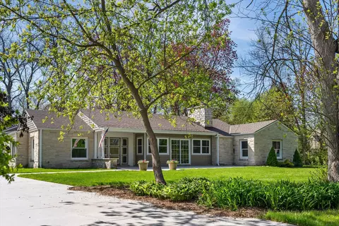 1821 E Fox, Fox Point, WI 53217