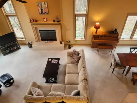 992 Broken Bow, Delafield, WI 53018