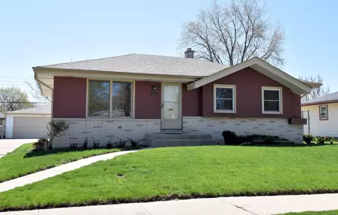 7201 W Acacia, Milwaukee, WI 53223