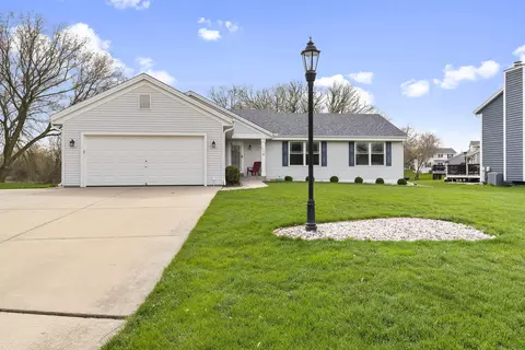773 Barrington, Pewaukee, WI 53072
