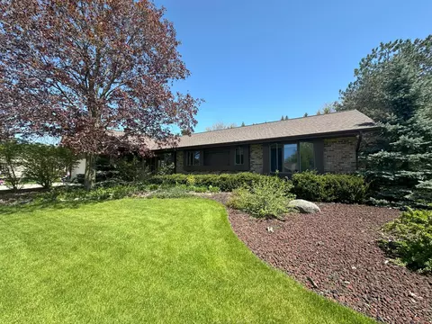 250 Manor, Brookfield, WI 53005