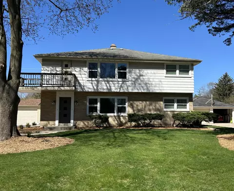 1639 N 116th #1641, Wauwatosa, WI 53226