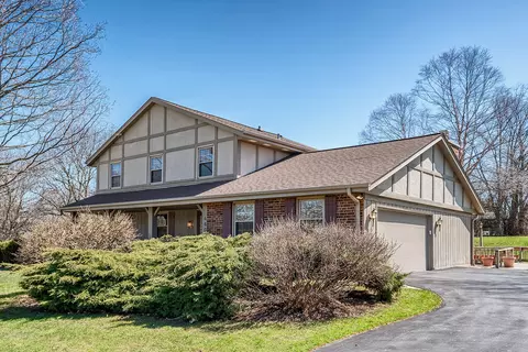 460 Woodridge, Brookfield, WI 53005