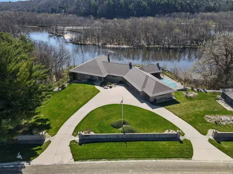 n5040 County Road U, Caledonia, WI 53901