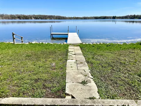 7971 W Lakeshore, Burlington, WI 53105