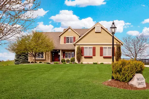 w239s6017 Chinook, Waukesha, WI 53189