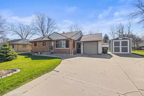 7835 W Bottsford, Greenfield, WI 53220