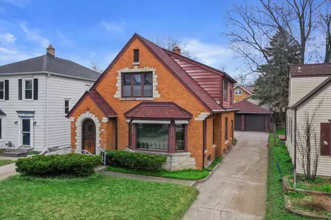 2524 N 68th #2524A, Wauwatosa, WI 53213