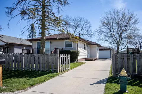 3135 Hickory Grv, Mount Pleasant, WI 53403