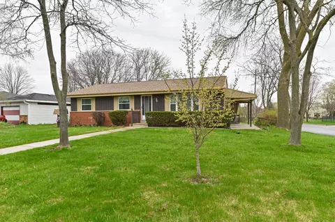5594 S Honey Crk, Milwaukee, WI 53221