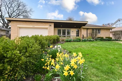 3213 N 104th, Wauwatosa, WI 53222