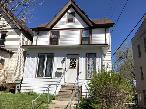 1714 E Newport, Milwaukee, WI 53211