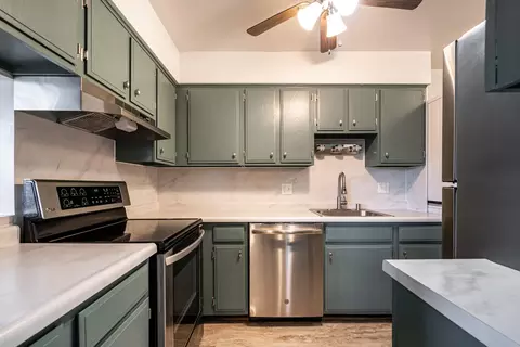 406 Sheffield #1, Waukesha, WI 53186