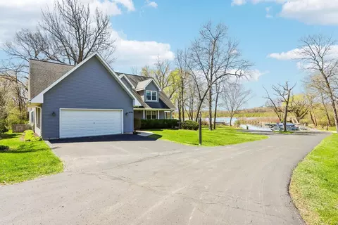 1630 Journeys, Hartland, WI 53029