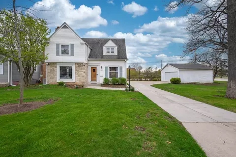4947 W Vollmer, Greenfield, WI 53219