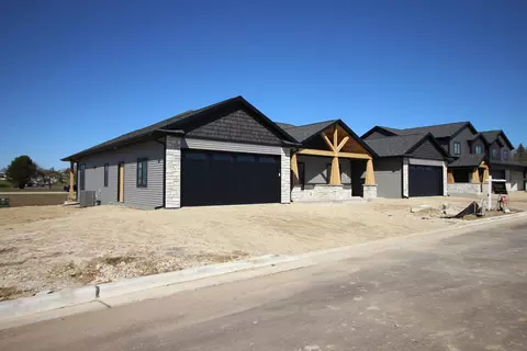 385 Ridge Vw, Milton, WI 53563