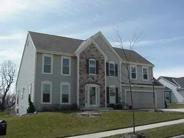 921 Valley Hl, Waukesha, WI 53189