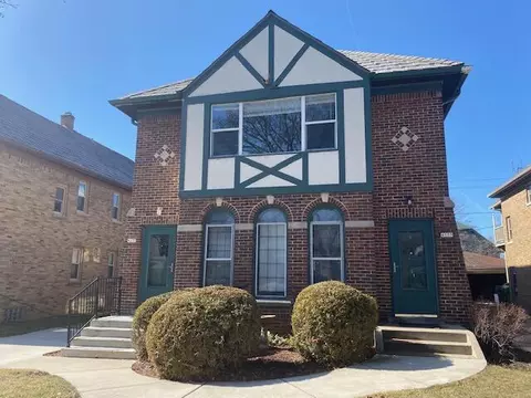 4137 N Bartlett #4139, Shorewood, WI 53211