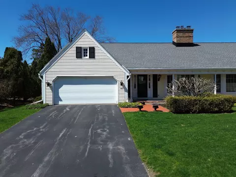 927 W Shaker, Mequon, WI 53092