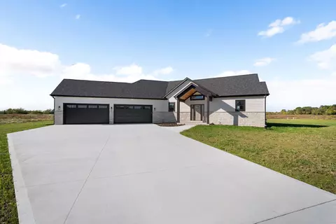 4439 Ravine Rdg, Richfield, WI 53017